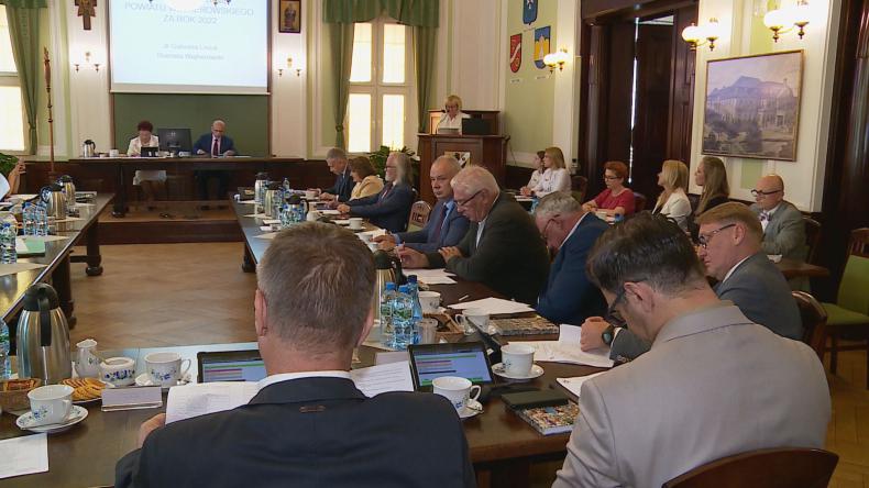 Budżet roku 2022 podsumowany na sesji powiatu