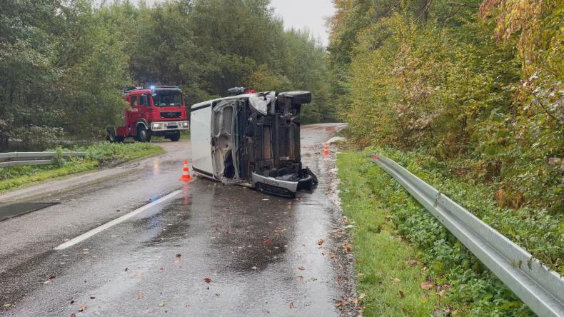Ślisko na drogach - przestroga dla kierowców