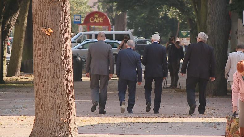 Władza buduje, choć zgody nie będzie