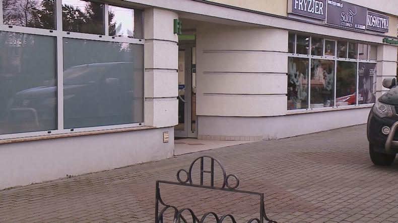 Rumia: policja szuka włamywacza, który okradł salon fryzjerski