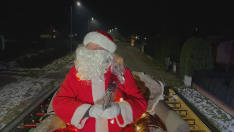 Nie mógł dojechać do dzieci, pomogli strażacy