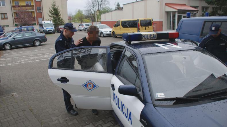 Dealerzy narkotykowi wpadają jeden po drugim. Wśród nich 60-latek