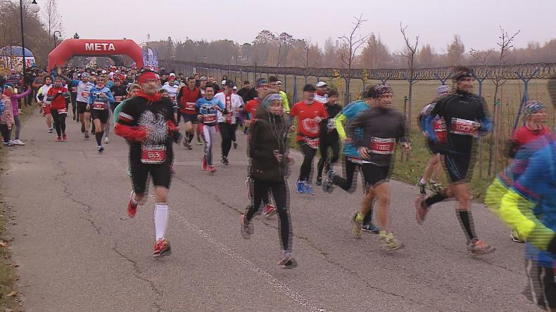 Na stulecie przebiegli 10 kilometrów