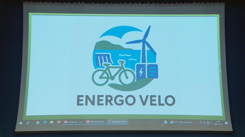 Rowerem wokół Jeziora Żarnowieckiego