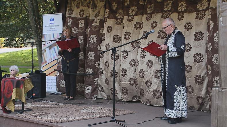 Narodowe Czytanie w wejherowskim parku
