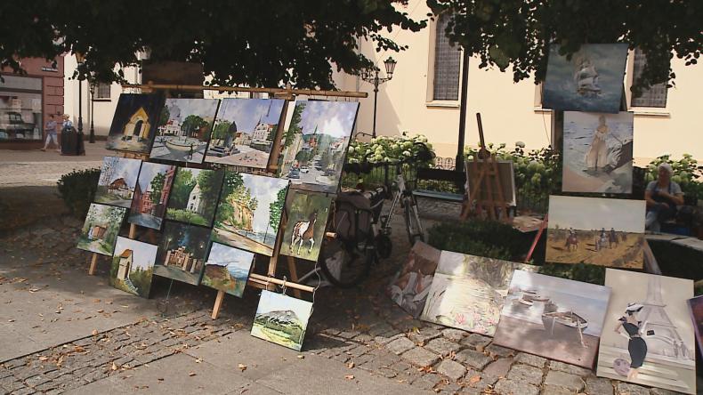 Malarze tworzą na wejherowskim rynku