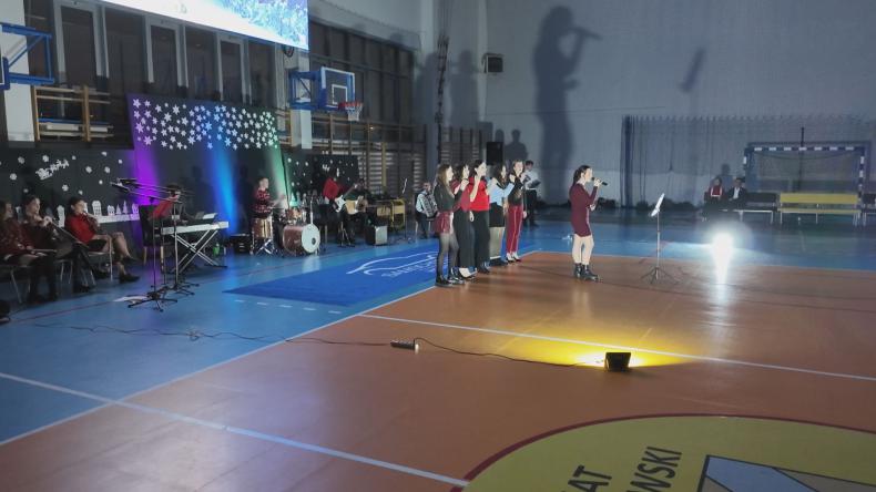 Koncert kolęd w wykonaniu uczniów "Samochodówki"