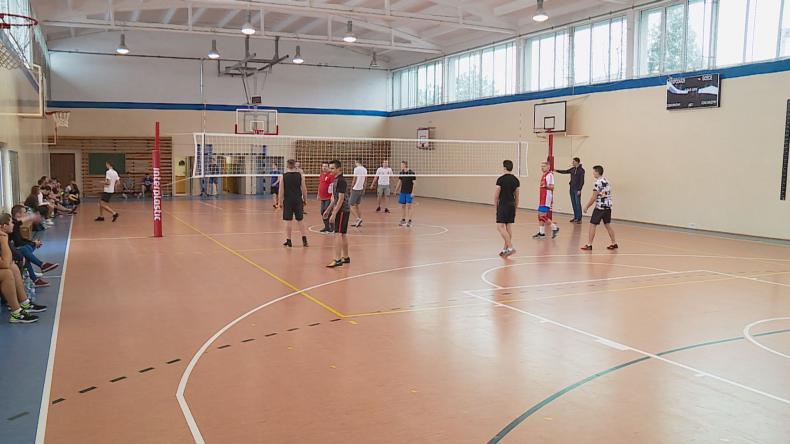 Zamiast zakupów wybrali grę w siatkówkę