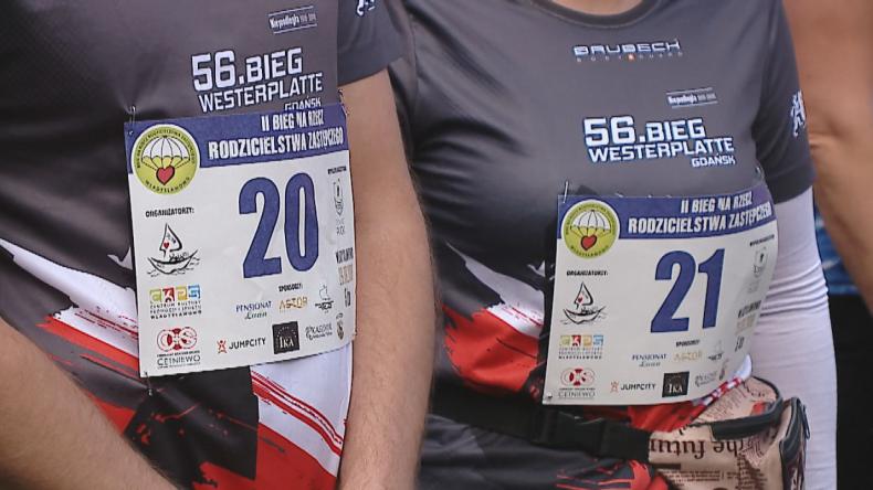 Pobiegli aby promować rodzicielstwo zastępcze