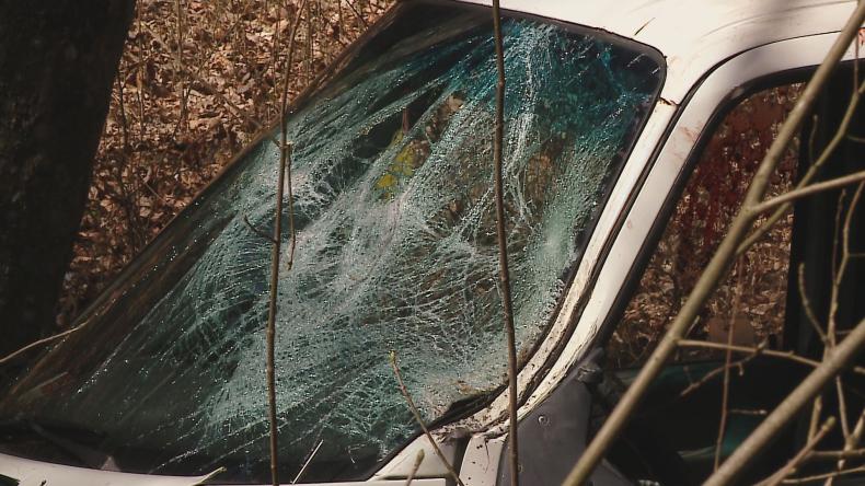 Nie zapanował nad pojazdem, wypadł z drogi