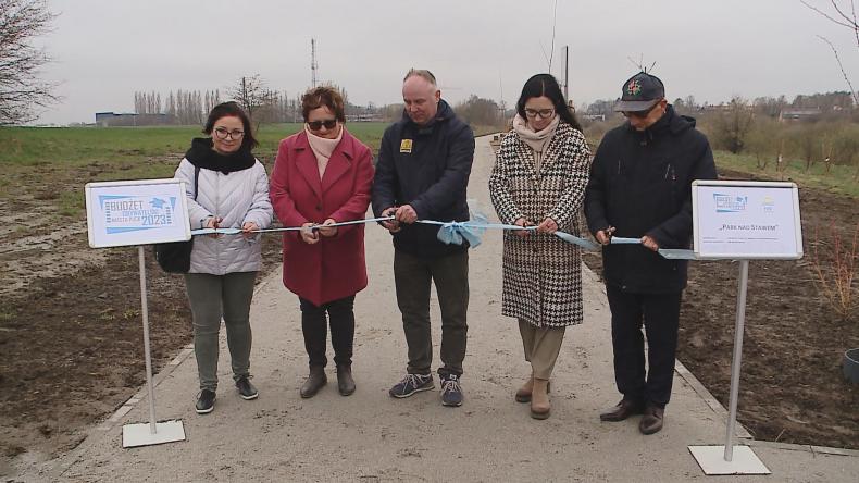 Park nad stawem otwarty