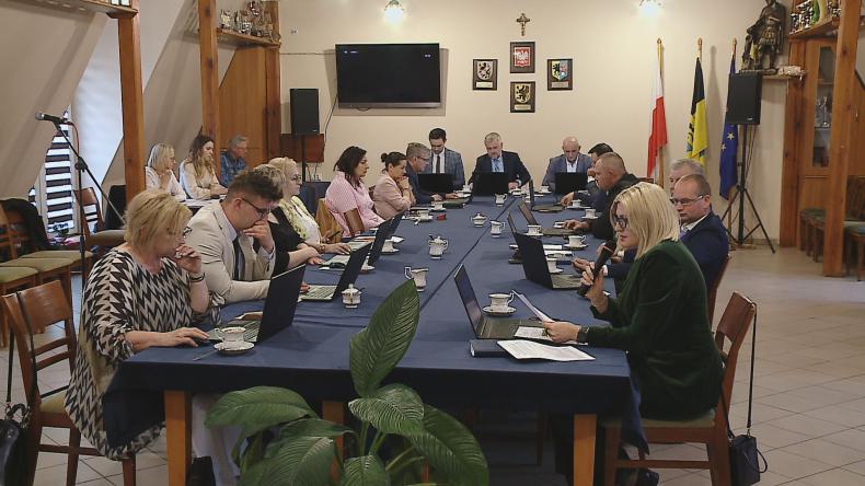 Obywatelska inicjatywa na luzińskiej sesji