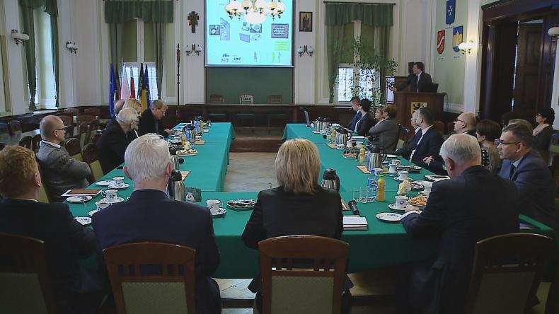 O drogach i teleopiece na powiatowym konwencie