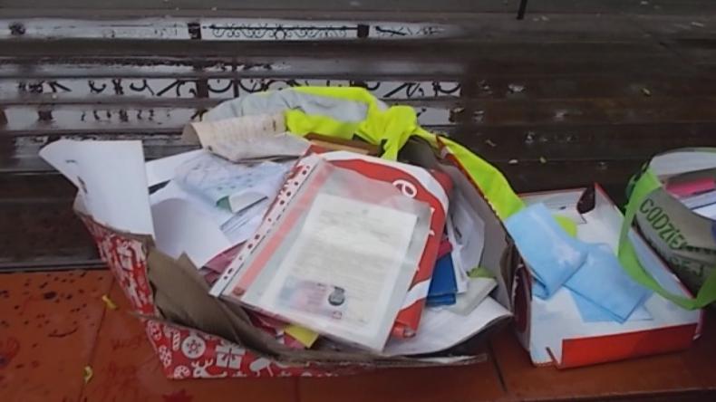 Dokumenty z wrażliwymi danymi w rumskim parku