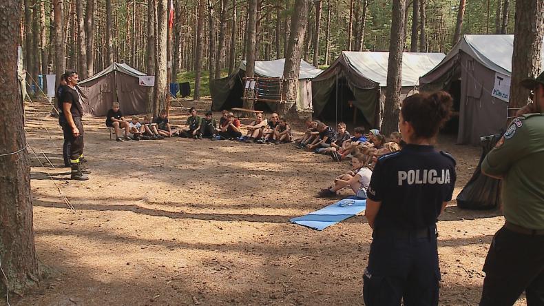 Harcerzy odwiedzili policjanci i strażacy