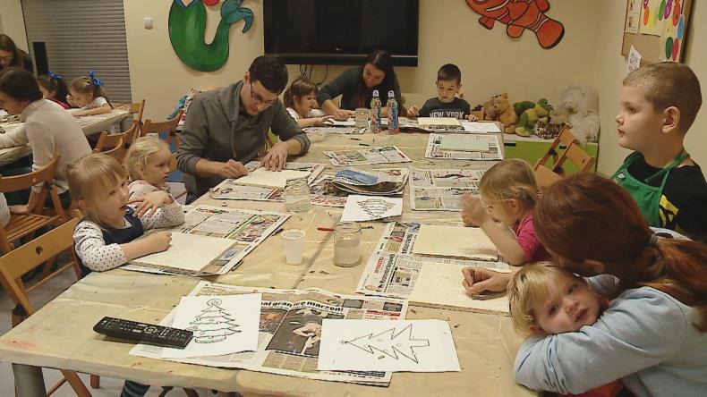 Kreatywne maluchy przygotowywały świąteczne ozdoby