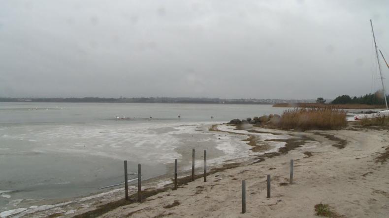Lód na Zatoce Puckiej niebezpiecznie cienki
