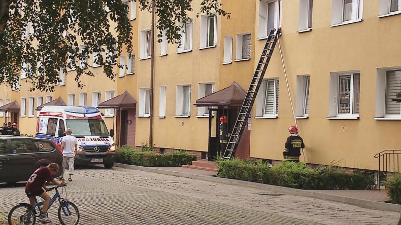 Stał w oknie i krzyczał, wyważono drzwi do mieszkania