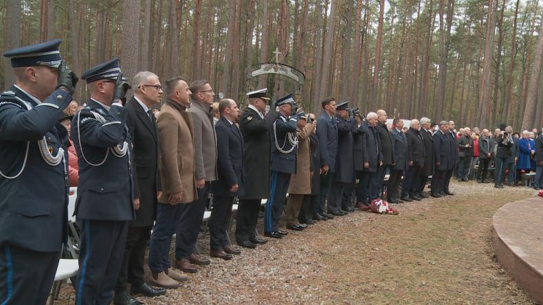 Upamiętnili ofiary zbrodni w lesie piaśnickim