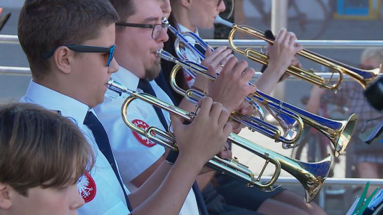 Orkiestry dęte wybrzmiały w Pucku