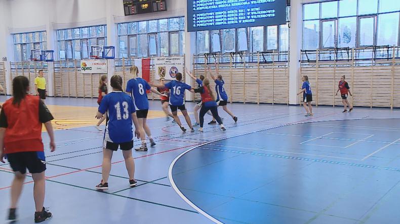 Nasze szczypiornistki walczą o awans do wojewódzkich półfinałów