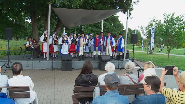 „Folklor na miarę szyty”