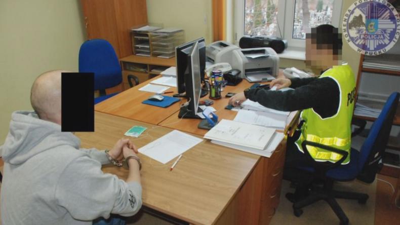 Wpadli, mając w domu pół tys. porcji amfetaminy i marihuany